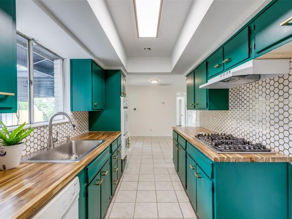 400 Cherry Hill DR, Austin TX 78704