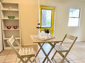 400 Cherry Hill DR, Austin TX 78704