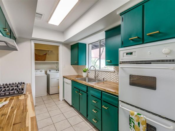 400 Cherry Hill DR, Austin TX 78704