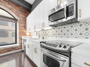 507 Sabine ST 608, Austin TX 78701