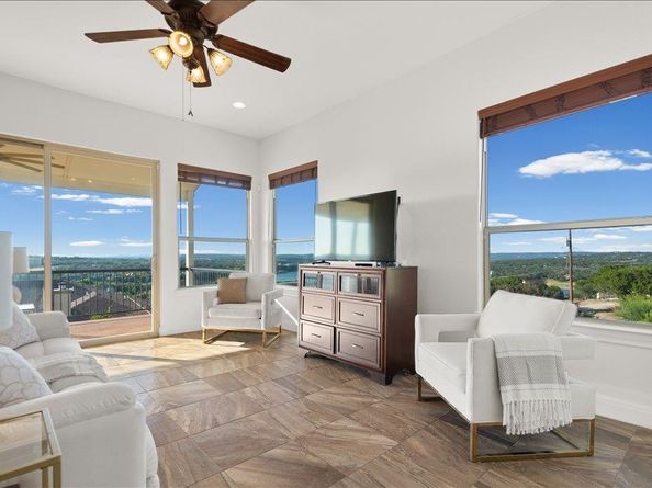 406 Rogart DR, Spicewood TX 78669