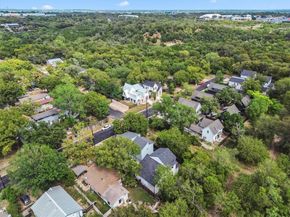 5609 Tura LN A, Austin TX 78721