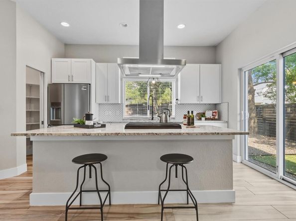 5609 Tura LN A, Austin TX 78721