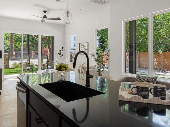 517 Tillery ST 1, Austin TX 78702