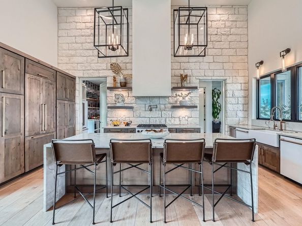 1733 Nightlife CV, Spicewood TX 78669