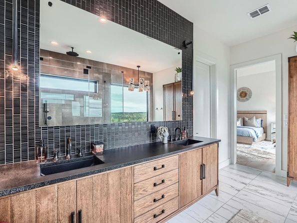 1733 Nightlife CV, Spicewood TX 78669