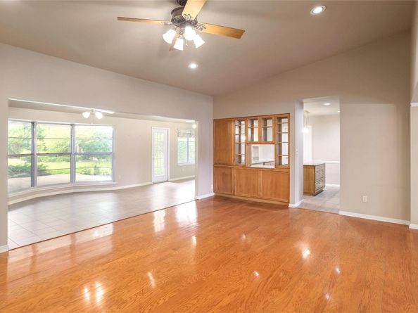 7300 Greenhaven DR, Austin TX 78757