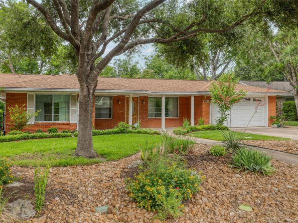 7300 Greenhaven DR, Austin TX 78757
