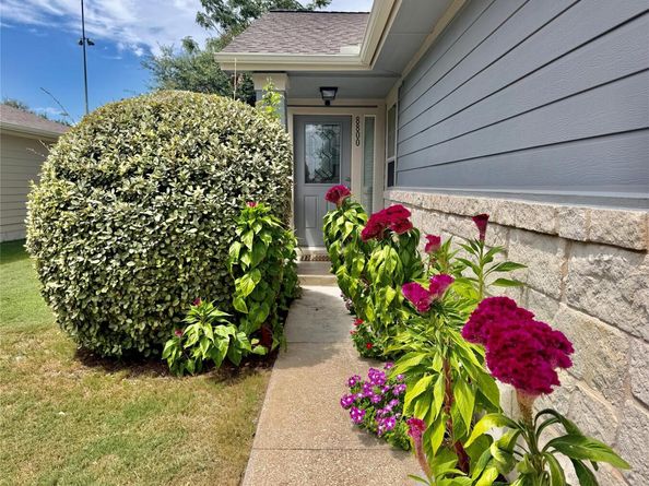 8800 White Ibis DR 130, Austin TX 78729