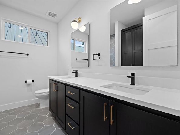 2211 Santa Rosa ST, Austin TX 78702