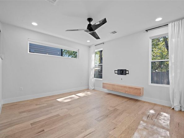 2211 Santa Rosa ST, Austin TX 78702