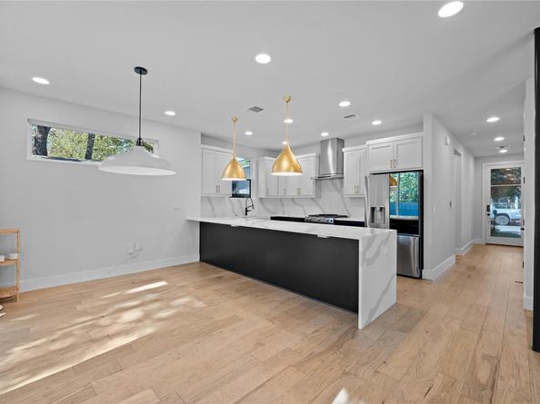 2211 Santa Rosa ST, Austin TX 78702