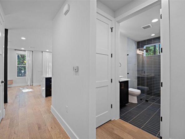 2211 Santa Rosa ST, Austin TX 78702