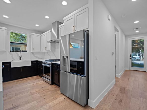 2211 Santa Rosa ST, Austin TX 78702