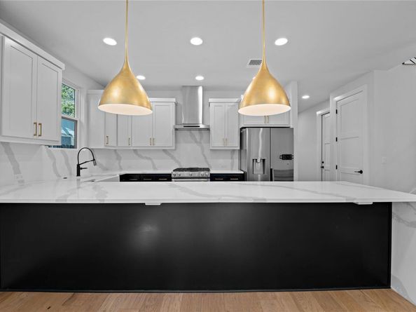 2211 Santa Rosa ST, Austin TX 78702