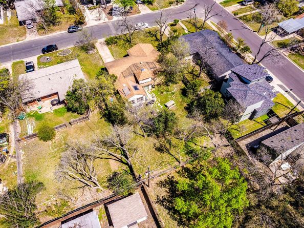 1403 Beckett ST, Austin TX 78757