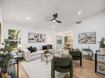 10206 Oak Hollow CIR