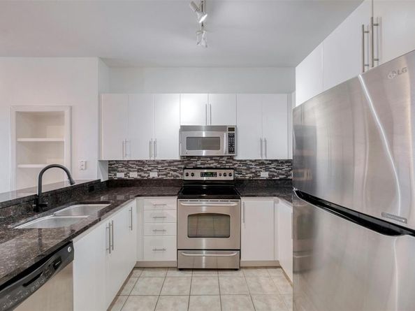 54 Rainey ST 1015, Austin TX 78701
