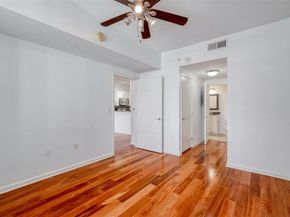 54 Rainey ST 1015, Austin TX 78701