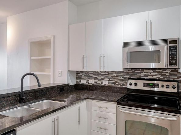 54 Rainey ST 1015, Austin TX 78701