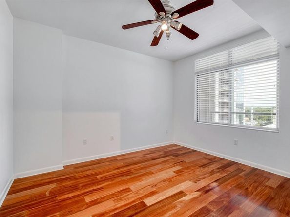 54 Rainey ST 1015, Austin TX 78701