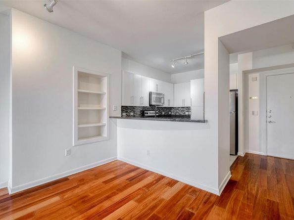 54 Rainey ST 1015, Austin TX 78701