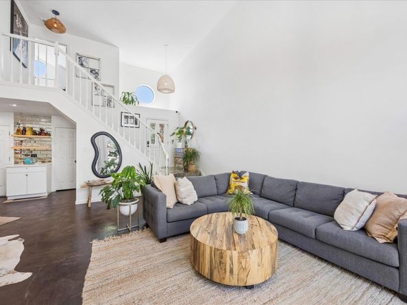 6602 Mesa Hollow DR, Austin TX 78750