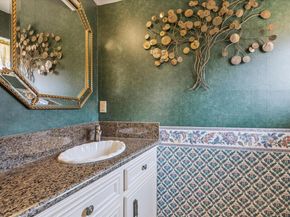 11334 Chevy Chase, Houston TX 77077