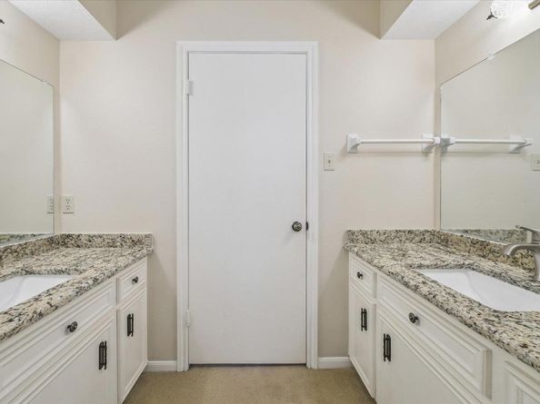 11334 Chevy Chase, Houston TX 77077