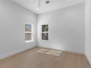 1209 Canterbury ST, Austin TX 78702