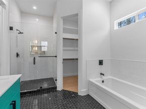 1209 Canterbury ST, Austin TX 78702