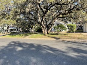 811 Herndon LN, Austin TX 78704