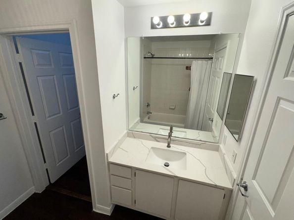 2320 Gracy Farms LN 1432, Austin TX 78758