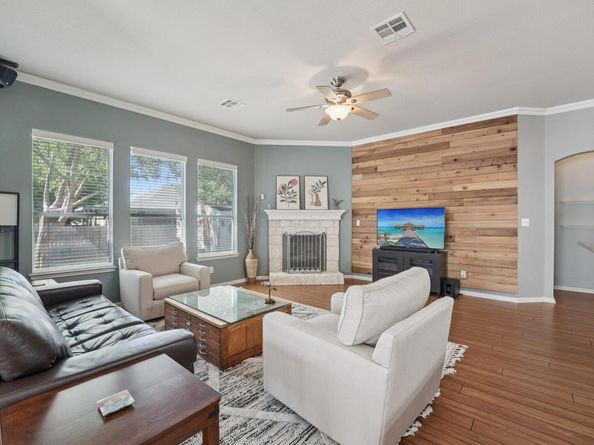 1105 Pigeon Forge DR, Pflugerville TX 78660