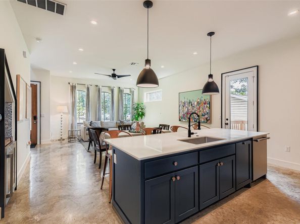 1604 Greenwood Ave A, Austin TX 78721