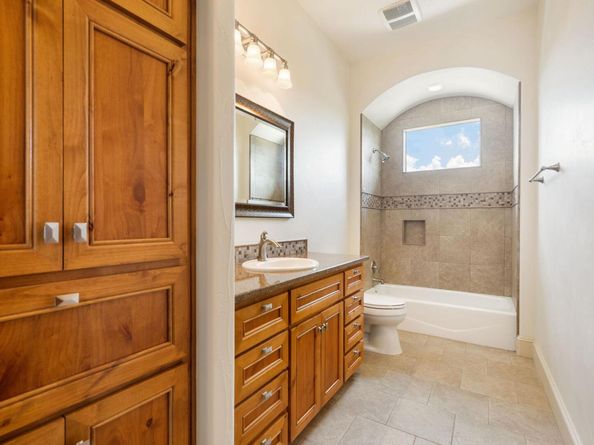 17701 Navigation LN, Lago Vista TX 78645