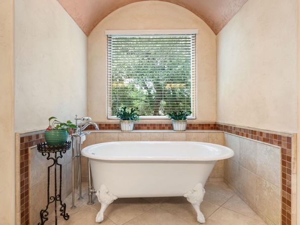 17701 Navigation LN, Lago Vista TX 78645