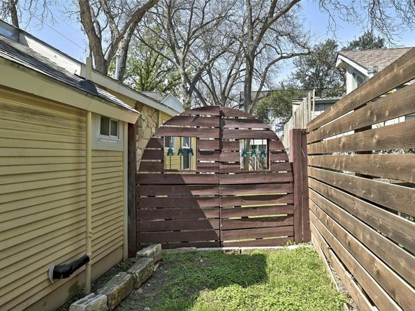 68 Mildred ST, Austin TX 78702