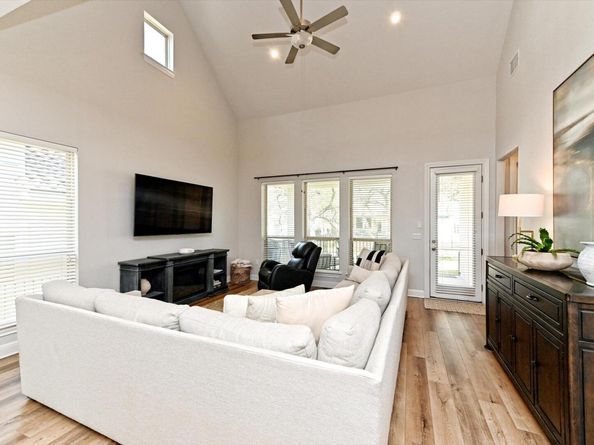 11912 Bayshore CV, Austin TX 78726
