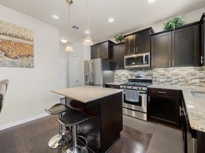 10812 Gates LN 441, Austin TX 78750