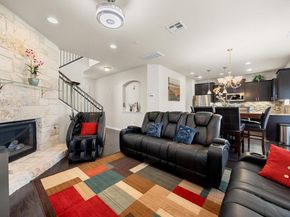 10812 Gates LN 441, Austin TX 78750