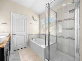 10812 Gates LN 441, Austin TX 78750