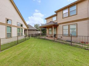 10812 Gates LN 441, Austin TX 78750