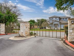 10812 Gates LN 441, Austin TX 78750