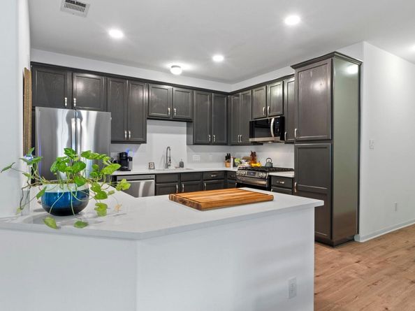 6801 Beckett RD 131R, Austin TX 78749