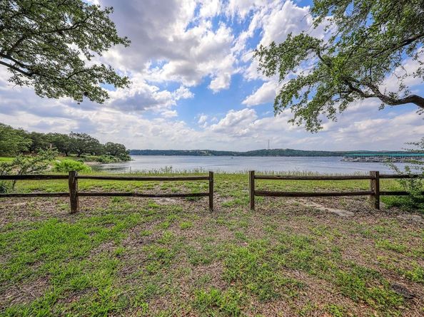 5520 W Beach CIR, Austin TX 78734