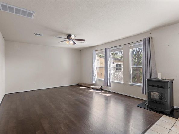 2001 Stephanne Creek CV, Austin TX 78744