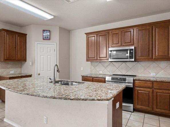 2001 Stephanne Creek CV, Austin TX 78744