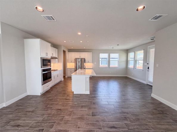 124 Crescent ST, Georgetown TX 78626