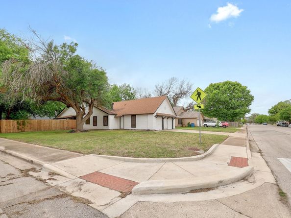 9901 Parliament House RD, Austin TX 78729